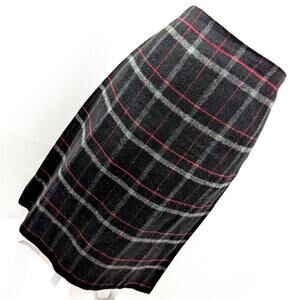 TALBOTS! LUXE WOOL BLEND BLACK W/GRAY & RED PLAID PENCIL STYLE SKIRT! SZ 8